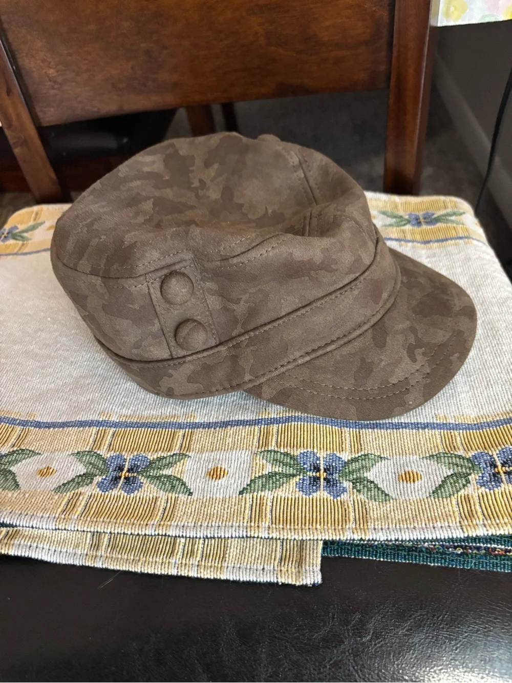 Time and Tru Camo Green Newsboy Cap